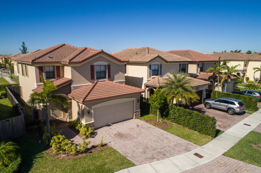 Aerial drone photo of single family homes in South Florida