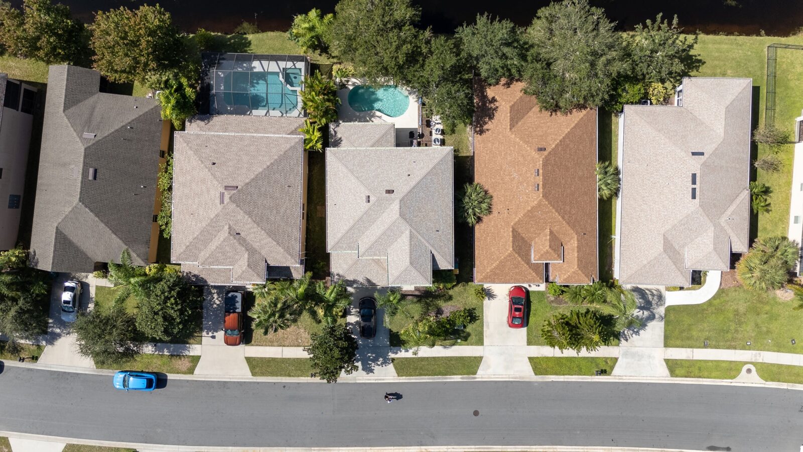 new roofs with different color asphalt shingles