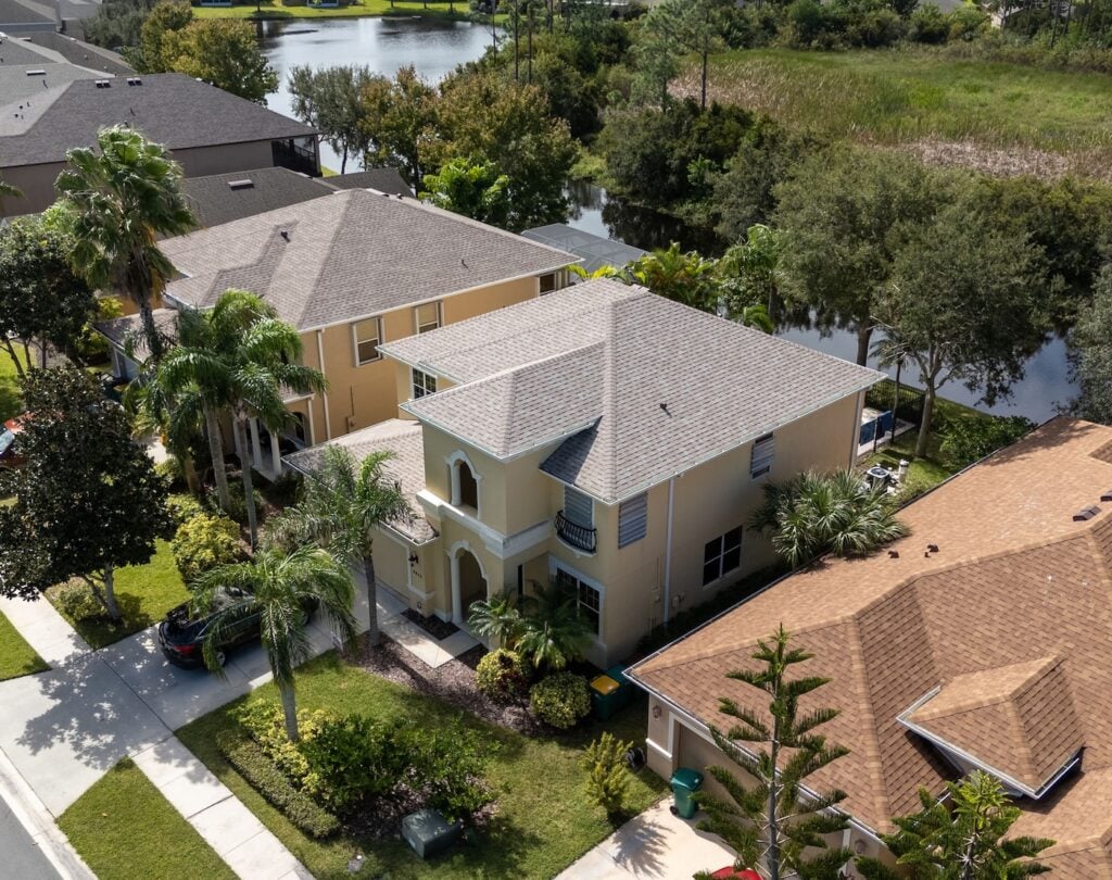 new asphalt roofing in neighborhoods